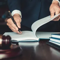 Umowa przewłaszczenia nieruchomości – przeniesienie własności nieruchomości