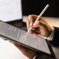 Wzór umowy przedwstępnej kupna-sprzedaży mieszkania do pobrania w DOC i PDF