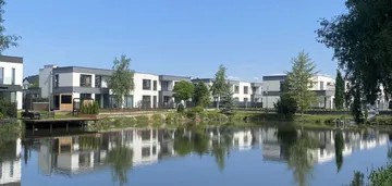 Dom w inwestycji: Lake Village etap V