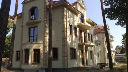 BUDYNEK REZYDENCYJNY 2-LOKALOWY 650 M2