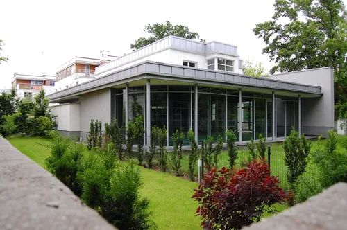 Willa River Residence