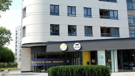 Włodarzewska 83
